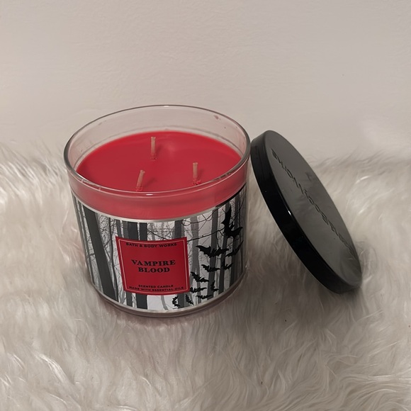 Vampire Blood Set 🧛♀️♥️ - Candle, hand soap & wallflower refills - Picture 6 of 9